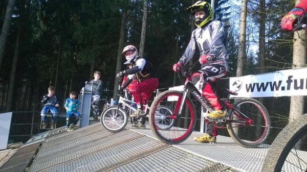 10268642_895253543830945_5721746380369775009_n