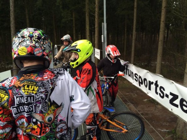 10393916_891598010863165_2677318380378475160_n