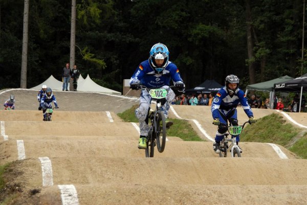 10603508_809729632383337_387189725482991381_n