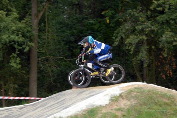 10614389_809729612383339_6653683976375000343_n