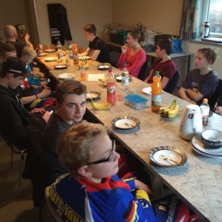 10897104_879197562103210_3377550752547046424_n