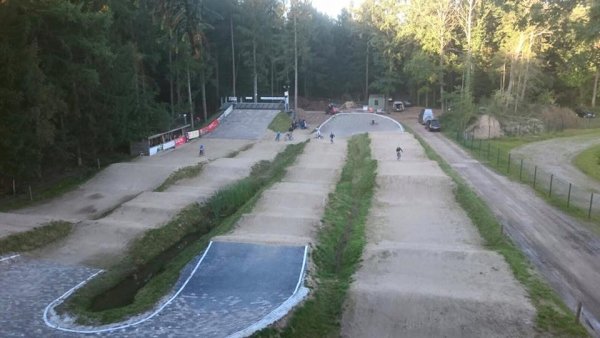 12036858_1012638245425807_201844008989252661_n