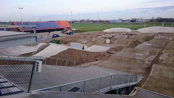 12342426_1044714475551517_7842348754425155727_n