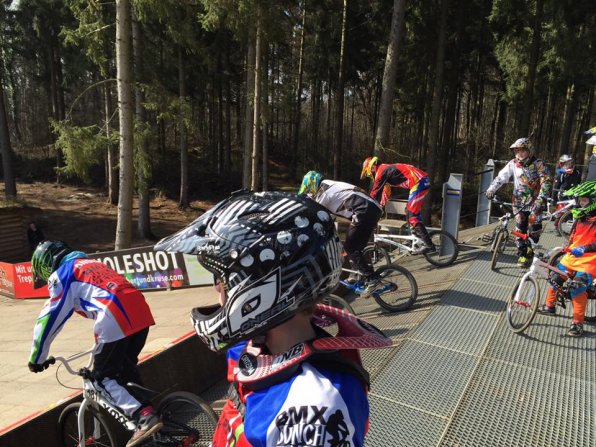 12494767_1108754239147540_157733221996960846_n