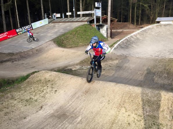 12743748_1081024935253804_7754521302095729609_n