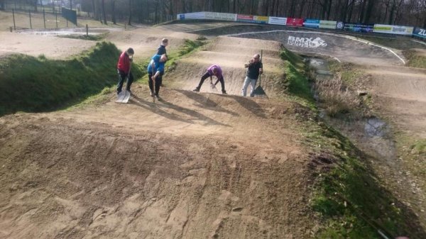 12804897_1089165094439788_7320639141823035410_n