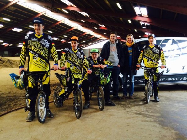 934858_891595640863402_4384034786344472676_n